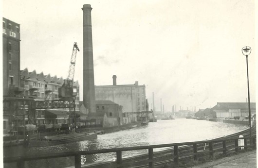 Manchester Ship Canal at Pomona 1934. Peel Archives Ref: PHO/BWC/1/6/43.